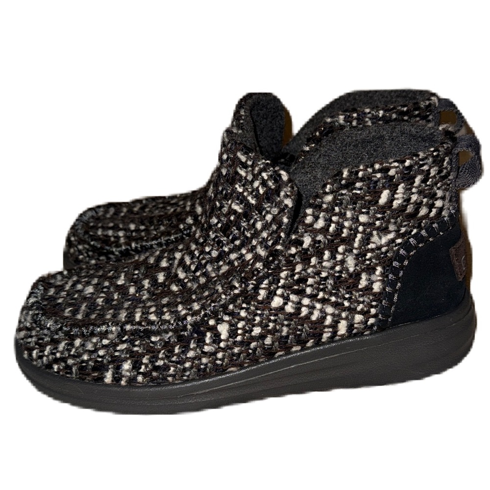 Hey Dude Women’s SZ 5 Woven Sweater Metallic Ankle Bootie/Shoe  New W/O tags/box